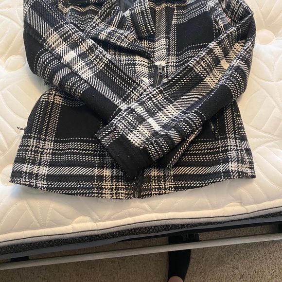 Jacket - Picture 2 of 3